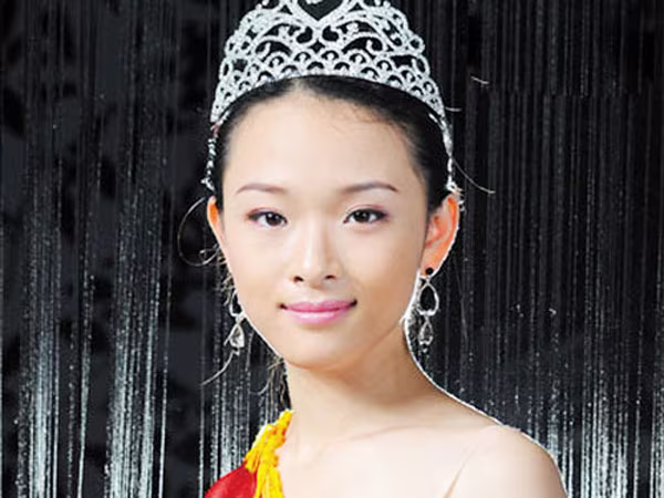 Hoa hậu “liều” và chuyện danh hiệu “trọn đời” ảnh 1