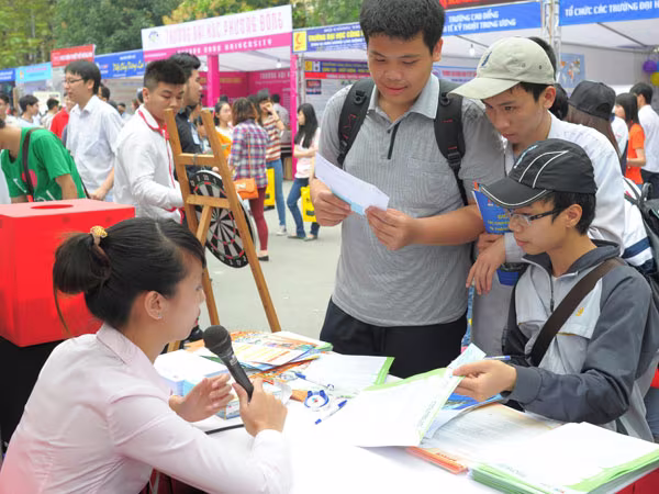 Chờ đợi công bố ngưỡng xét tuyển đại học 2015 ảnh 1 Chờ đợi công bố ngưỡng xét tuyển đại học 2015 ảnh 1