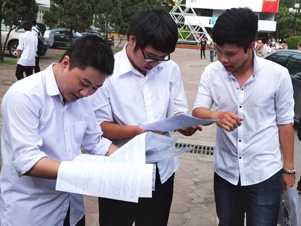 Giải đề thi minh họa: Không hề dễ ảnh 1