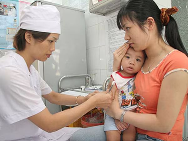 Ẩn họa vì trẻ tiêm phòng không đúng lịch ảnh 1 Ẩn họa vì trẻ tiêm phòng không đúng lịch ảnh 1