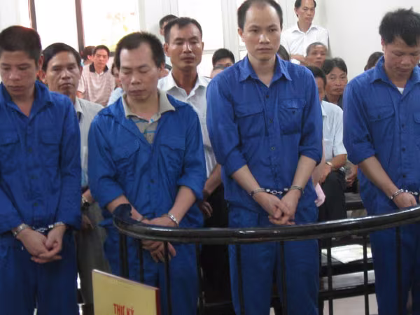 6 lần hoãn phiên tòa vì bị cáo... cáo bận ảnh 1 6 lần hoãn phiên tòa vì bị cáo... cáo bận ảnh 1