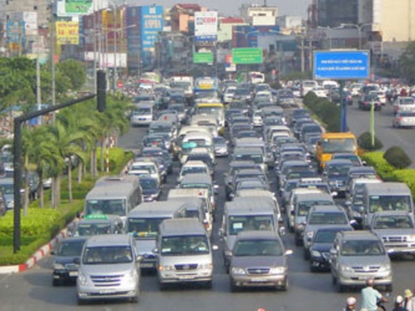 Thêm phí, chủ xe có phải thêm tiền? ảnh 1 Thêm phí, chủ xe có phải thêm tiền? ảnh 1