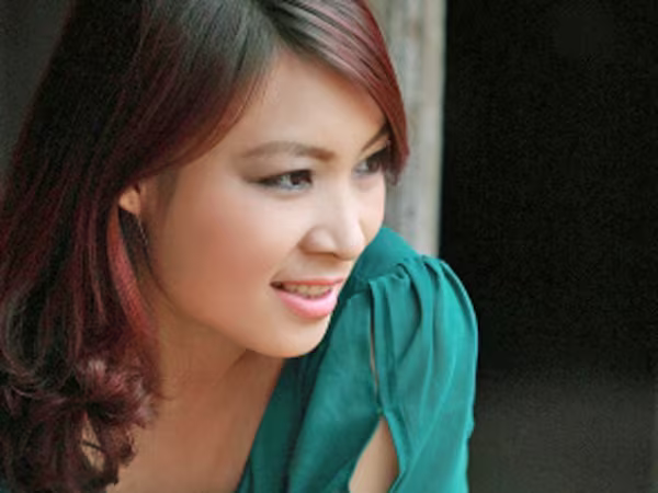 Nhà văn Di Li: Dùng "dao bọc lụa" để mổ xẻ cuộc sống ảnh 1 Nhà văn Di Li: Dùng "dao bọc lụa" để mổ xẻ cuộc sống ảnh 1