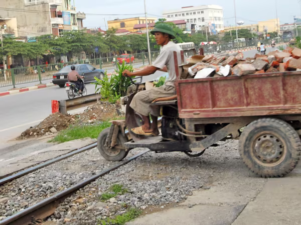 Kiềm chế TNGT đường sắt: Không thể "khoán trắng" cho địa phương ảnh 1 Kiềm chế TNGT đường sắt: Không thể "khoán trắng" cho địa phương ảnh 1