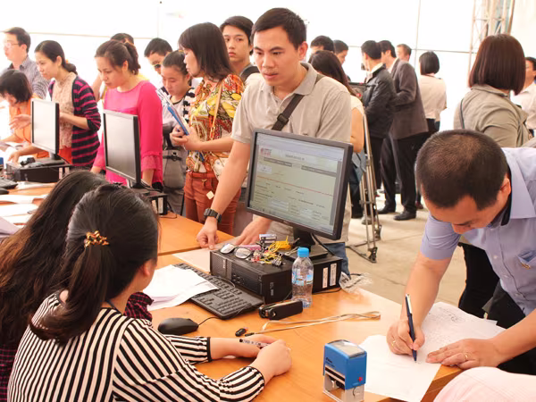 32% doanh nghiệp phải "bôi trơn" cán bộ thuế ảnh 1 32% doanh nghiệp phải "bôi trơn" cán bộ thuế ảnh 1