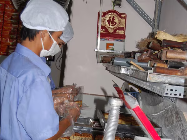 Hà Nội bắt đầu kiểm tra bánh Trung thu ảnh 1