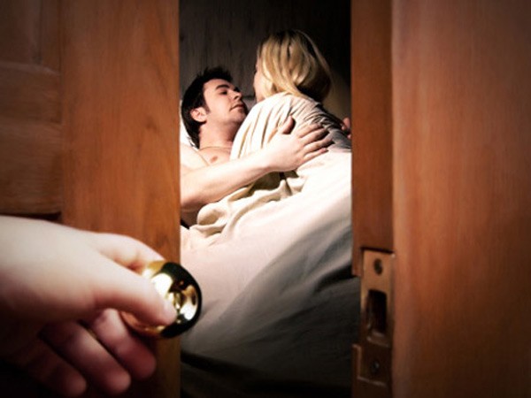 Ngoại tình vì "hoàn cảnh xô đẩy" - lối thoát ngay ngõ cụt? ảnh 1 Ngoại tình vì "hoàn cảnh xô đẩy" - lối thoát ngay ngõ cụt? ảnh 1