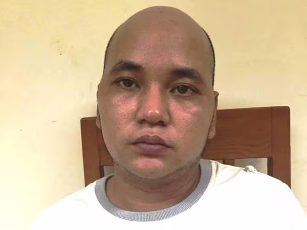 Manh mối từ những chiếc túi xách bỏ lại trước cổng chùa  ảnh 1