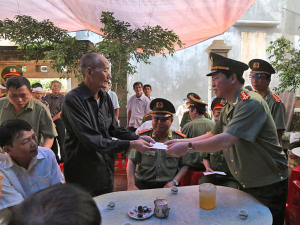 Một Công an xã hy sinh dũng cảm trong khi làm nhiệm vụ ảnh 1