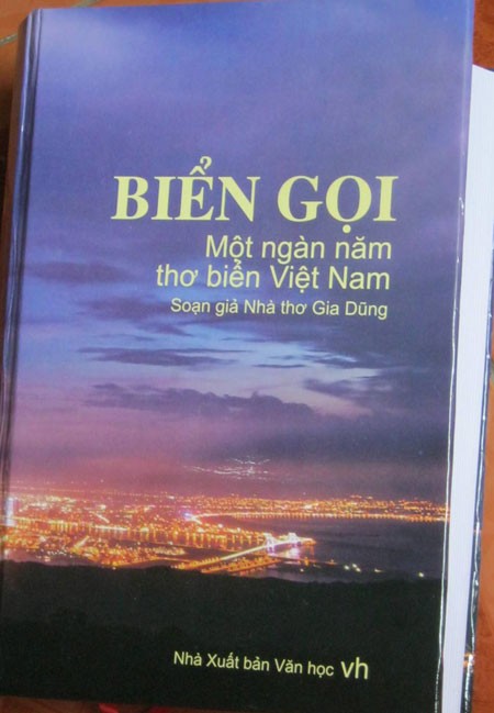 Xuất bản Tuyển thơ đồ sộ về biển đảo Việt Nam ảnh 1 Xuất bản Tuyển thơ đồ sộ về biển đảo Việt Nam ảnh 1