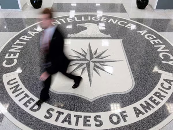 Đặc vụ CIA lo bị lộ tẩy ảnh 1