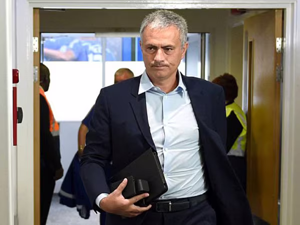 Abramovich "chơi khó" Mourinho ảnh 1 Abramovich "chơi khó" Mourinho ảnh 1