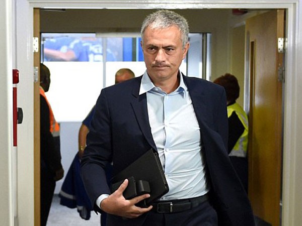 Abramovich "chơi khó" Mourinho ảnh 1 Abramovich "chơi khó" Mourinho ảnh 1