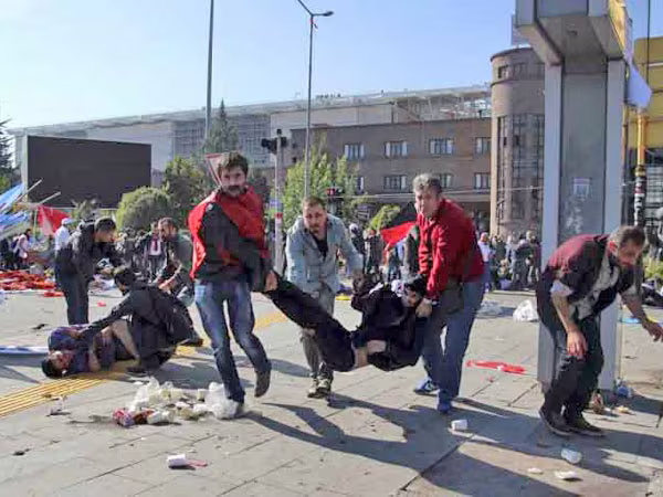 Thổ Nhĩ Kỳ: Quốc tang 3 ngày tưởng niệm nạn nhân vụ đánh bom đẫm máu ảnh 1