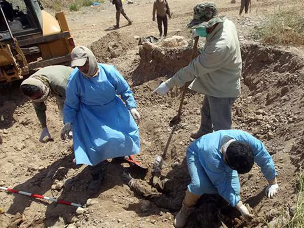 Iraq phát hiện nhiều mộ tập thể chôn các tay súng IS ảnh 1 Iraq phát hiện nhiều mộ tập thể chôn các tay súng IS ảnh 1