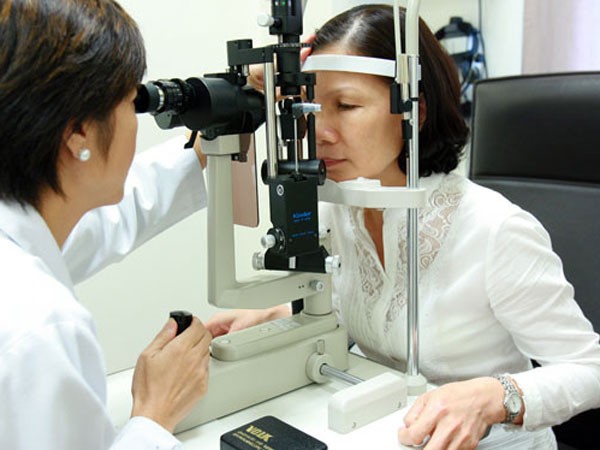 Mù mắt vì tự ý dùng thuốc nhỏ mắt ảnh 1 Mù mắt vì tự ý dùng thuốc nhỏ mắt ảnh 1