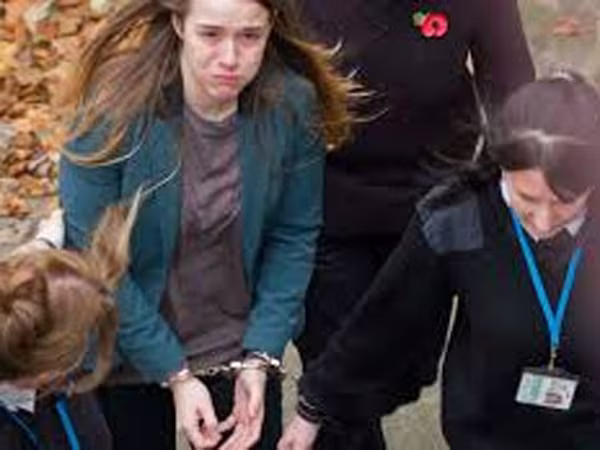 Giả trai để lừa dối bạn tình ảnh 1 Giả trai để lừa dối bạn tình ảnh 1