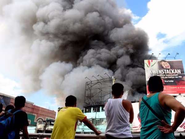 Cháy lớn tại Philippines, 5.000 người mất nhà ảnh 1 Cháy lớn tại Philippines, 5.000 người mất nhà ảnh 1