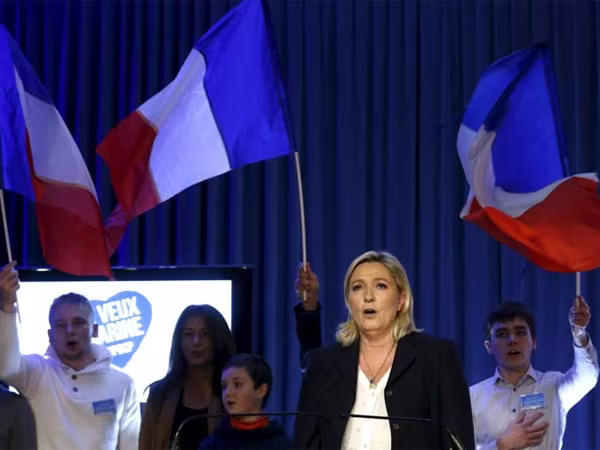 "Cú sốc" trong cơn khủng hoảng niềm tin ảnh 1