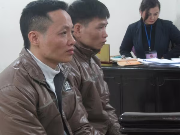 Giáo viên dạy lái xe "chế" bằng giả ảnh 1