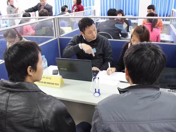 "Khát" lao động cuối năm ảnh 1 "Khát" lao động cuối năm ảnh 1