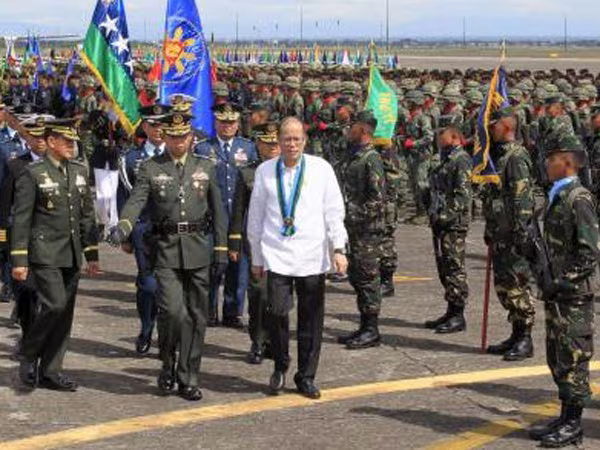 Tổng thống Philippines cam kết xây dựng quân đội hùng mạnh  ảnh 1