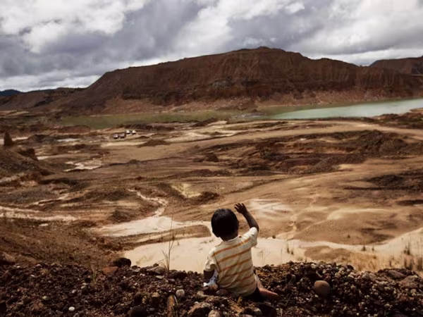 Khai thác vàng trái phép ở Peru: Lời hơn cả buôn cocaine ảnh 1 Khai thác vàng trái phép ở Peru: Lời hơn cả buôn cocaine ảnh 1
