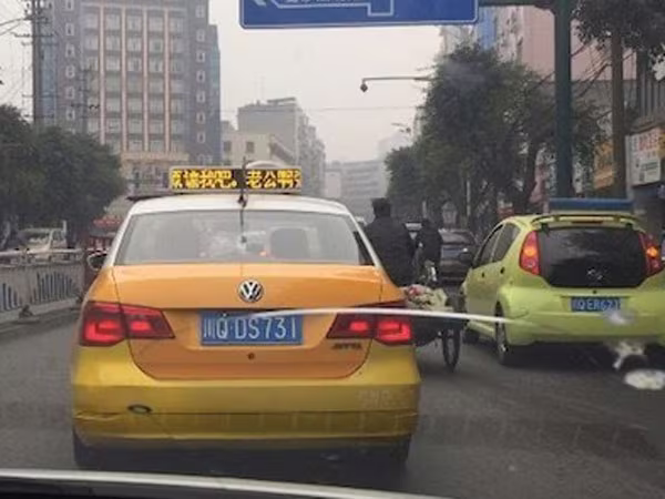 Thuê 1.407 taxi đăng lời xin lỗi vợ ảnh 1 Thuê 1.407 taxi đăng lời xin lỗi vợ ảnh 1