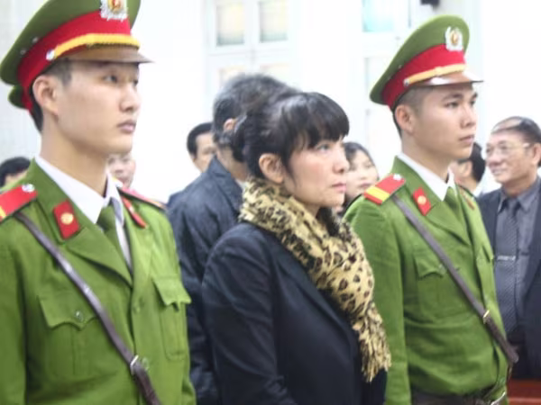 Cựu giám đốc chi nhánh ngân hàng bị tuyên phạt 30 năm tù ảnh 1