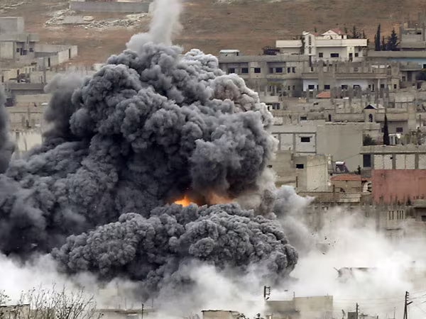 Mỹ "thổi bay" kho tiền của IS ảnh 1 Mỹ "thổi bay" kho tiền của IS ảnh 1