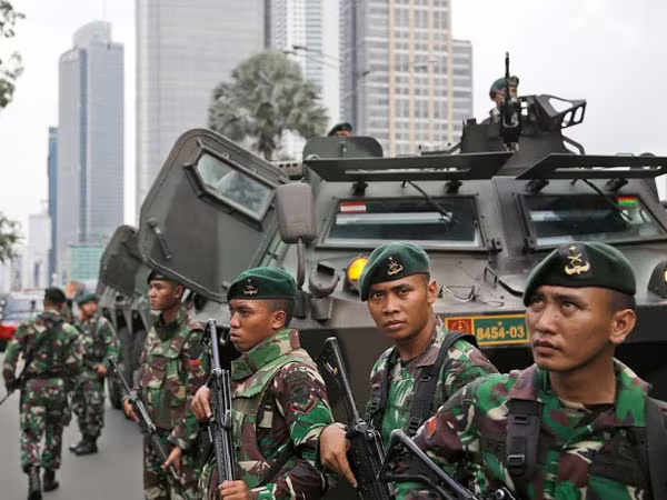 Những kẻ khủng bố tại Jakarta bắt chước vụ ở Paris ảnh 1