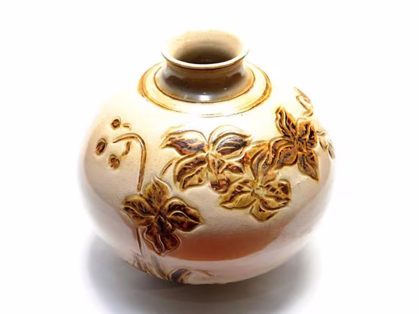 Nguồn cảm hứng từ gốm hoa nâu Lý-Trần ảnh 1 Nguồn cảm hứng từ gốm hoa nâu Lý-Trần ảnh 1