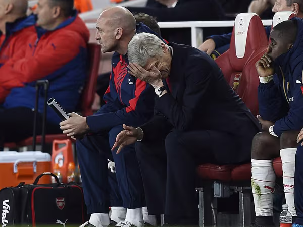 Cuộc đua vô địch Ngoại hạng Anh: Arsenal đang... cài số lùi ảnh 1 Cuộc đua vô địch Ngoại hạng Anh: Arsenal đang... cài số lùi ảnh 1