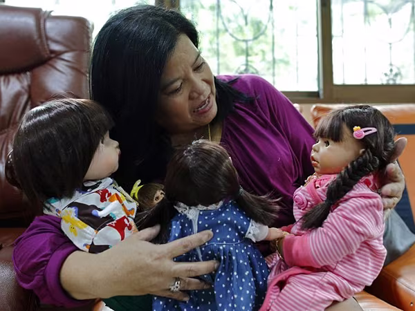 "Mốt" chơi búp bê cầu may ở Thái Lan ảnh 1 "Mốt" chơi búp bê cầu may ở Thái Lan ảnh 1