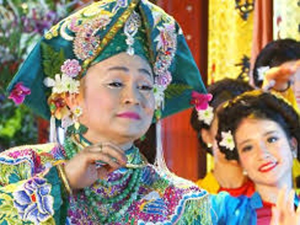 Nghe Xuân Hinh hát chầu văn trên… Youtube ảnh 1 Nghe Xuân Hinh hát chầu văn trên… Youtube ảnh 1