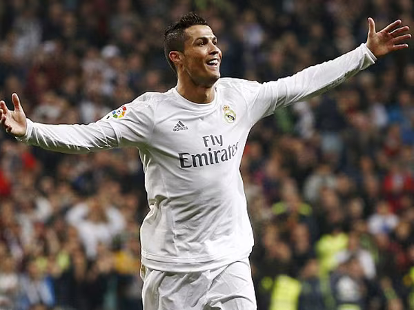 30 tuổi, Ronaldo vẫn là "máy ghi bàn" ảnh 1