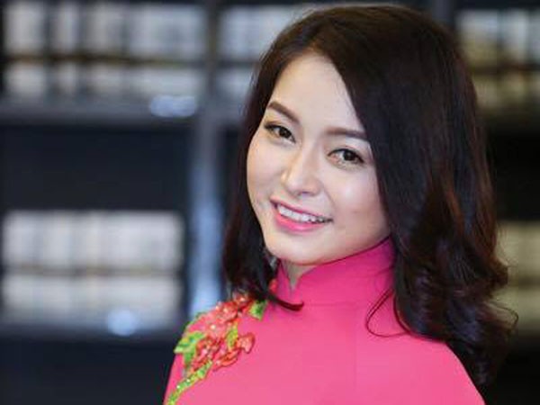 Giải nhì Sao Mai 2013 ra mắt album đầu tay ảnh 1 Giải nhì Sao Mai 2013 ra mắt album đầu tay ảnh 1