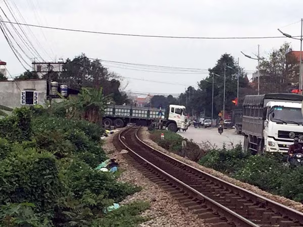 Xây dựng rào chắn đường sắt không thể chậm hơn! ảnh 1 Xây dựng rào chắn đường sắt không thể chậm hơn! ảnh 1
