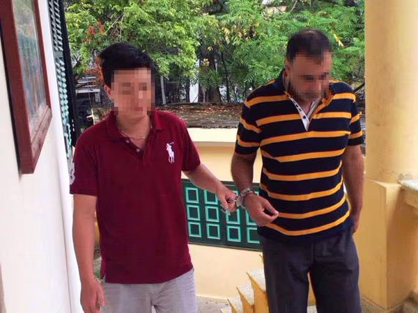 Tưởng được người nước ngoài tặng quà, hóa bị lừa ảnh 1 Tưởng được người nước ngoài tặng quà, hóa bị lừa ảnh 1