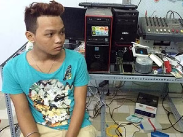 Dụ dỗ hàng chục bé nam từ Mỹ quay clip khiêu dâm đưa lên mạng ảnh 1 Dụ dỗ hàng chục bé nam từ Mỹ quay clip khiêu dâm đưa lên mạng ảnh 1