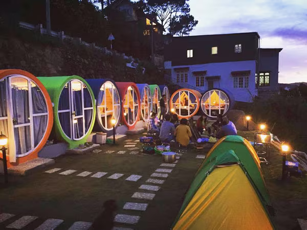 Nhà hộp, nhà "ống cống" hút du khách ảnh 1 Nhà hộp, nhà "ống cống" hút du khách ảnh 1