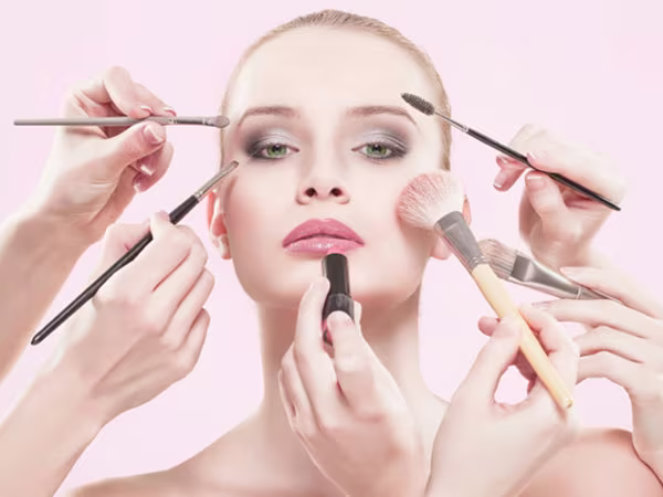 Mối nguy hiểm tiềm ẩn trong mỹ phẩm ảnh 1