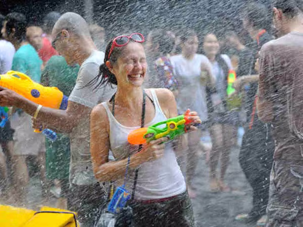 Giới nghiêm ngày Tết té nước vì hạn hán ảnh 1 Giới nghiêm ngày Tết té nước vì hạn hán ảnh 1