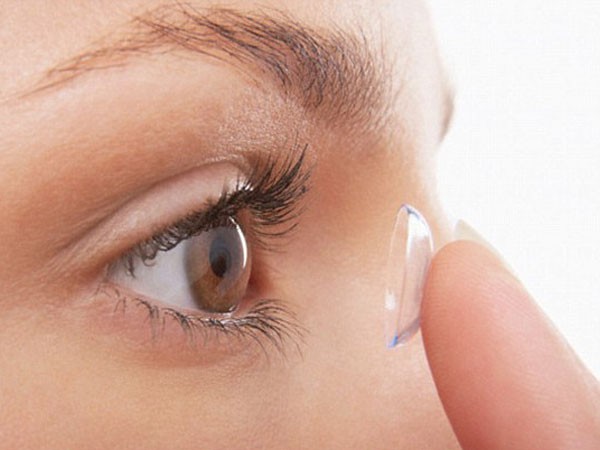 Lý do đeo kính áp tròng dễ nhiễm trùng mắt ảnh 1 Lý do đeo kính áp tròng dễ nhiễm trùng mắt ảnh 1
