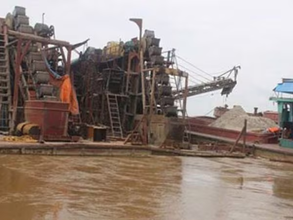 Đi tù vì "rút ruột" tài nguyên ảnh 1