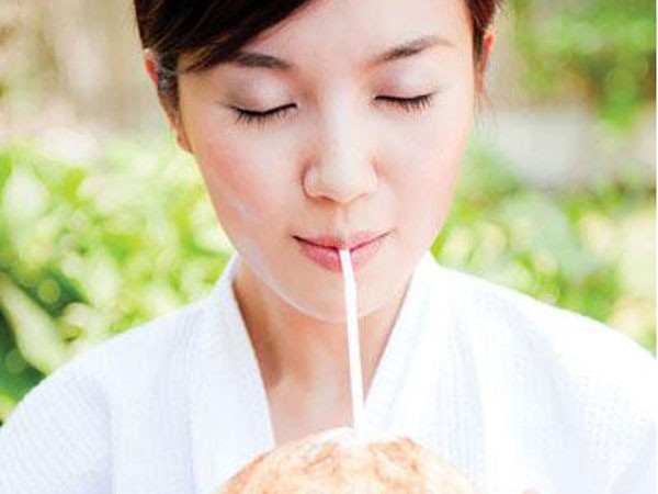 Nước dừa - đồ uống ăn kiêng hiệu quả ảnh 1 Nước dừa - đồ uống ăn kiêng hiệu quả ảnh 1
