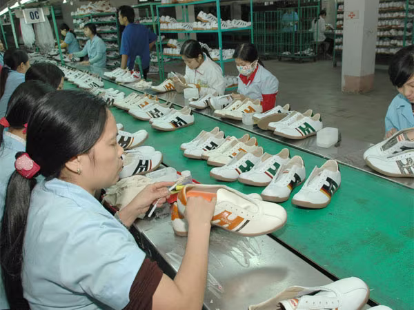 Phải "bôi trơn" nhiều, doanh nghiệp chậm lớn ảnh 1