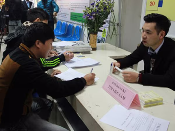 Lao động trẻ thất nghiệp: Khổ vì mải chạy theo ngành "hot" ảnh 1