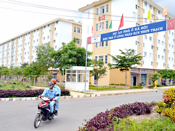 Đảm bảo đời sống cho công nhân khu công nghiệp ảnh 1