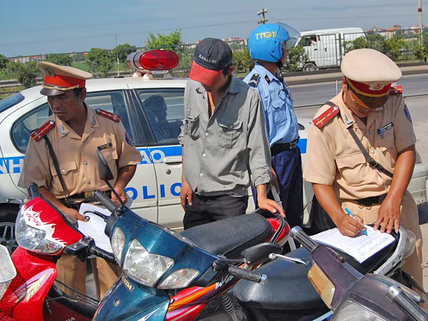 Phạt nặng có nâng được ý thức người tham gia giao thông? ảnh 1